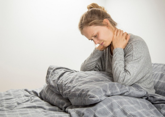 Sering Salah Bantal? Ini Kebiasaan Sehari-hari yang Jadi Penyebabnya