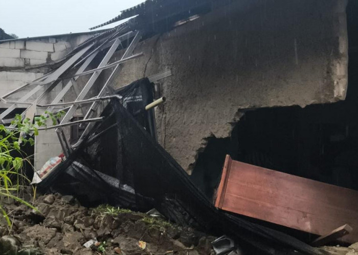 TPT Jebol saat Hujan Deras di Pasir Jambu, 23 Rumah Terdampak Banjir, 3 Rumah Rusak