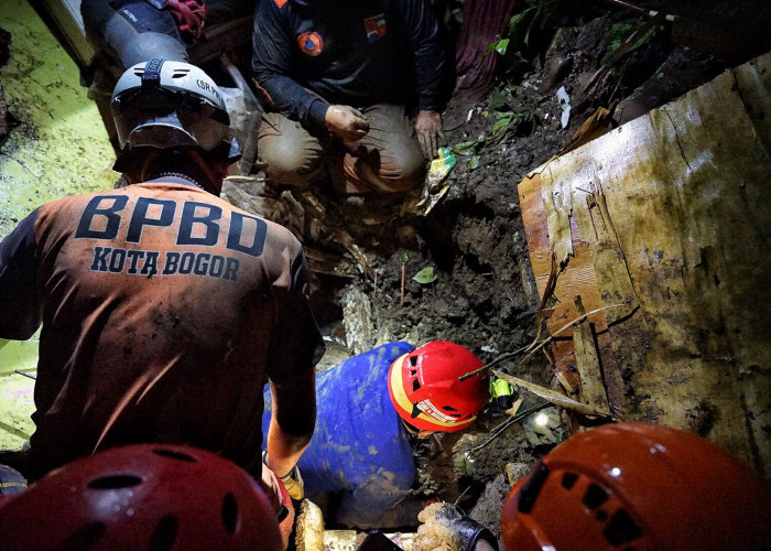 Pilu Melanda Kota Bogor, 8 Jiwa Tertimbun Longsor Susulan: 3 Korban Masih Belum Ditemukan