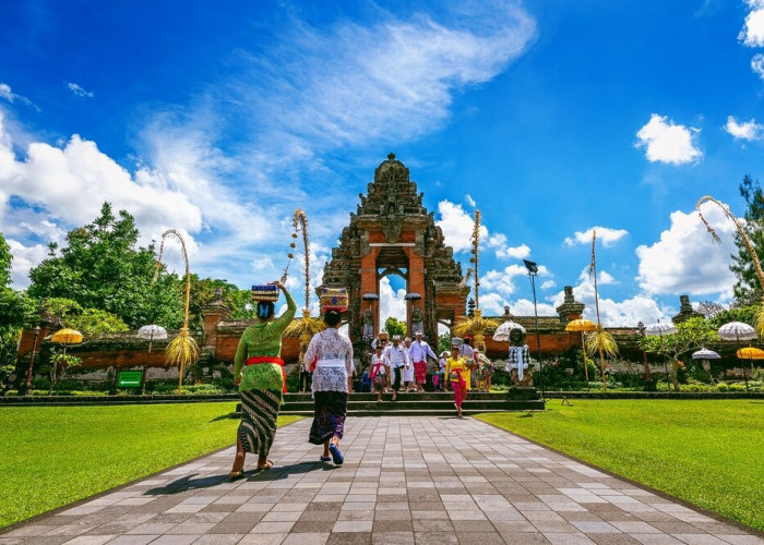 Eksplorasi 10 Tempat Wisata Paling Populer di Indonesia, Kamu Pernah Ke Sini Ga?