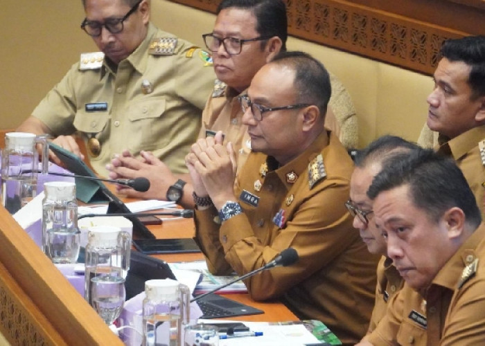 Rapat Dengar Pendapat,  Komisi II DPR RI Tegur Keras Soal Netralitas ASN 