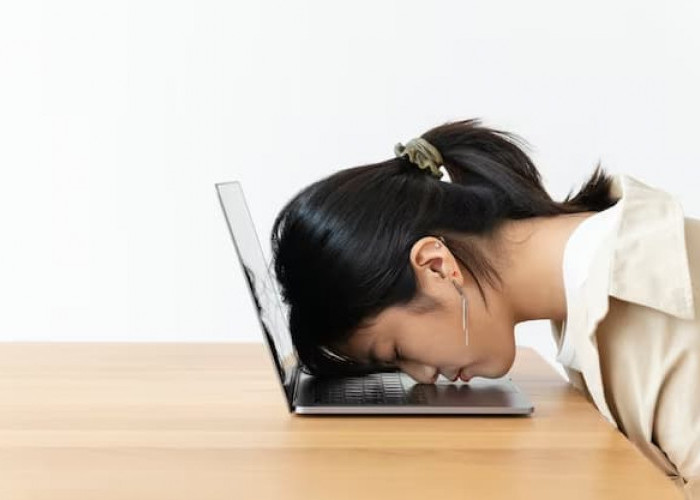 Menjaga Diri dari Burnout: 8 Cara Mencegah Kelelahan Mental
