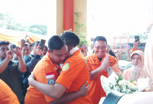 Kepala Kantor SAR Bandung Ganti Kepemimpinan, Suasana Haru Terasa dari Pasukan Oren 