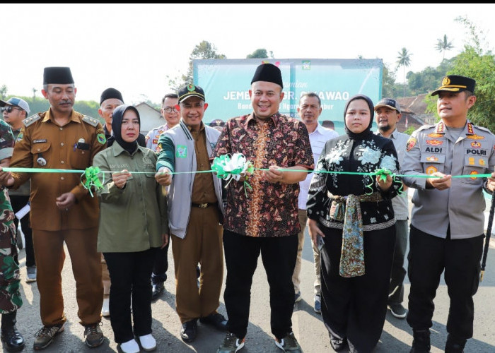 Bersama Bupati Bandung, Cucun Resmikan Jembatan dan Jalan di Kecamatan Pacet