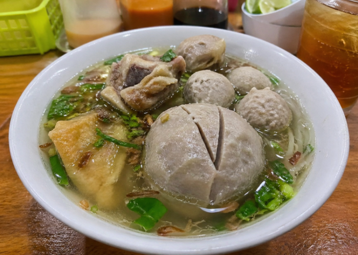 7 Tempat Makan Bakso Enak di Bandung 2026, Wajib Masuk Daftar Kulineran