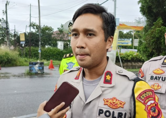 Polisi Terapkan One Way, 27 Ribu Kendaraan Padati Puncak di Hari Natal