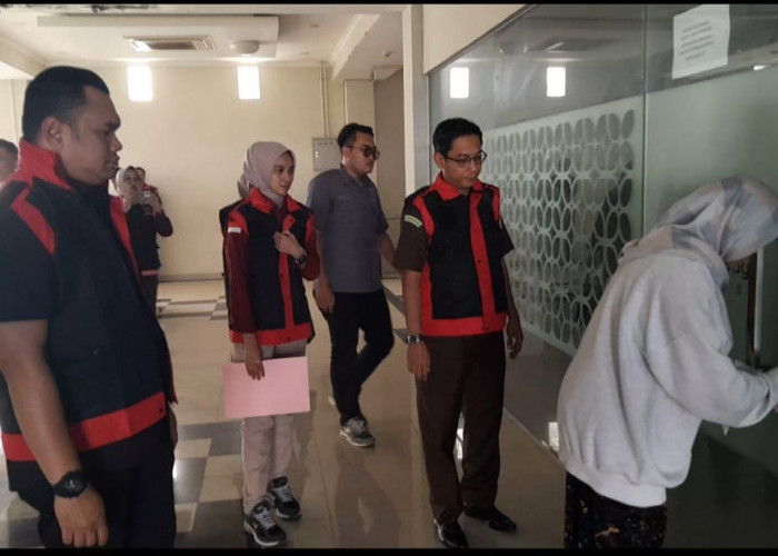 Penyidik Kejari Kabupaten Bandung Geledah Kantor PT BDS di Soreang 