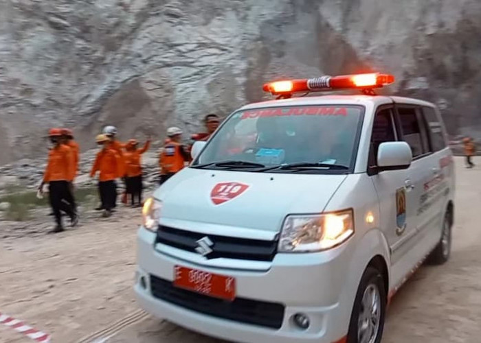 Hari Kedua Pencarian Longsor Gunung Kuda, Tiga Korban Ditemukan Meninggal   