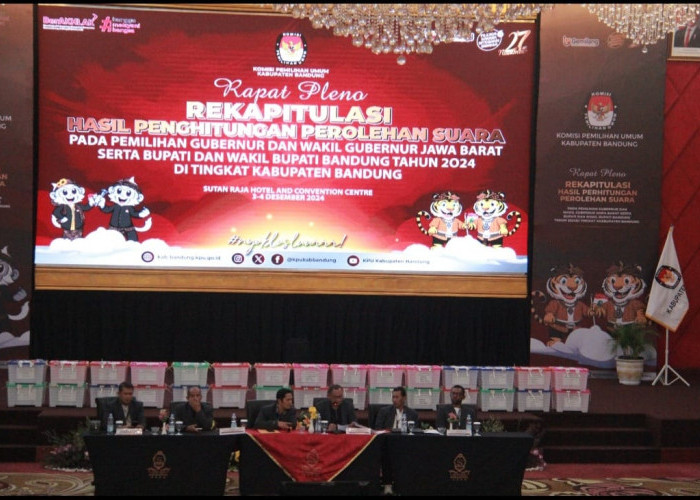 KPU Gelar Rapat Pleno Rekapitulasi Hasil Penghitungan Perolehan Suara Pilbup Bandung 2024   