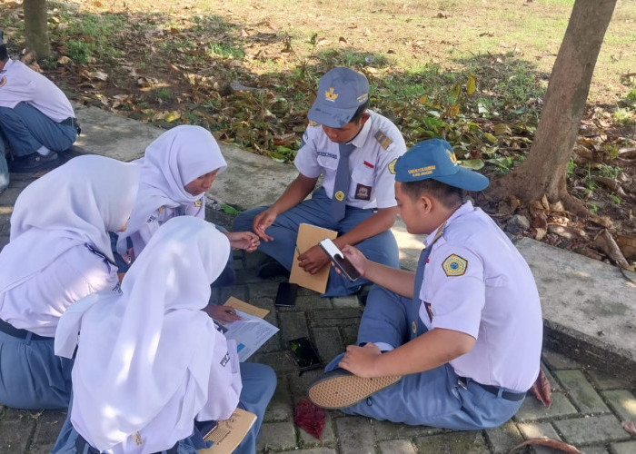 Usai Atap Bangunan Runtuh, Guru SMKN 1 Cileungsi Ungkap Metode KBM yang Buat Siswa Nyaman