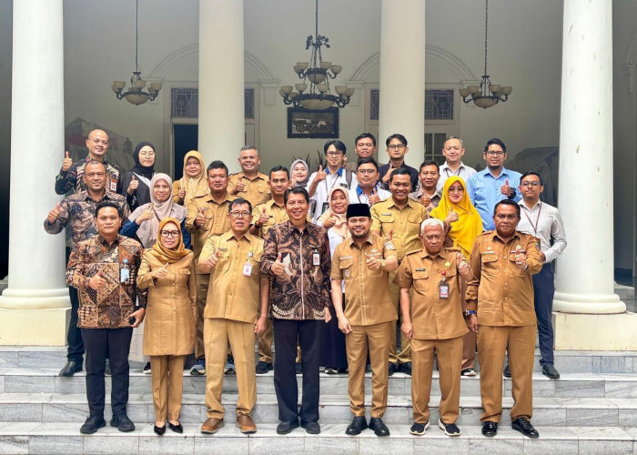 OJK Jawa Barat dukung Kabupaten Cirebon Berantas Mafia Pangan dan Perkuat Literasi Keuangan Masyarakat