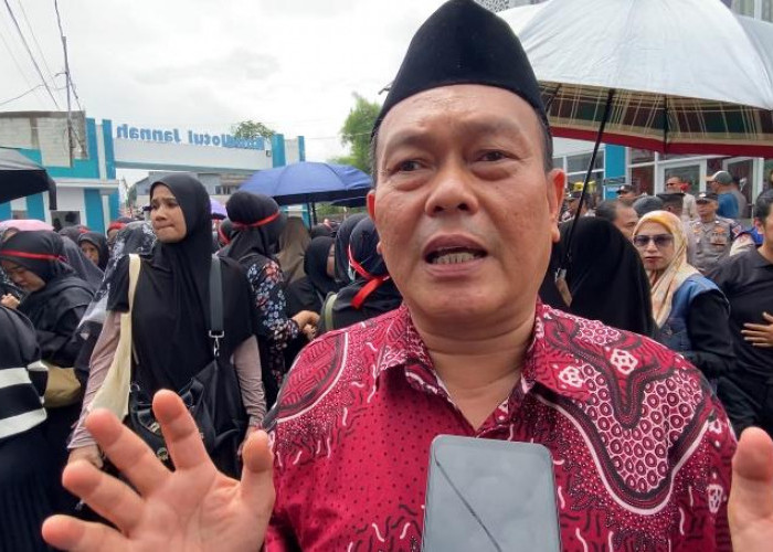 Cerita Kepala Sekolah SD di Ciawi yang Sempat Dipecat: Guru Menangis hingga Aksi Damai