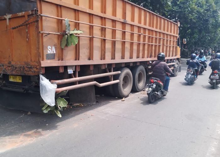 Kecelakaan Tunggal di Jalan Raya Soekarno Hatta Renggut 1 Nyawa, Supir Truk Mengaku Hampir Dibakar 