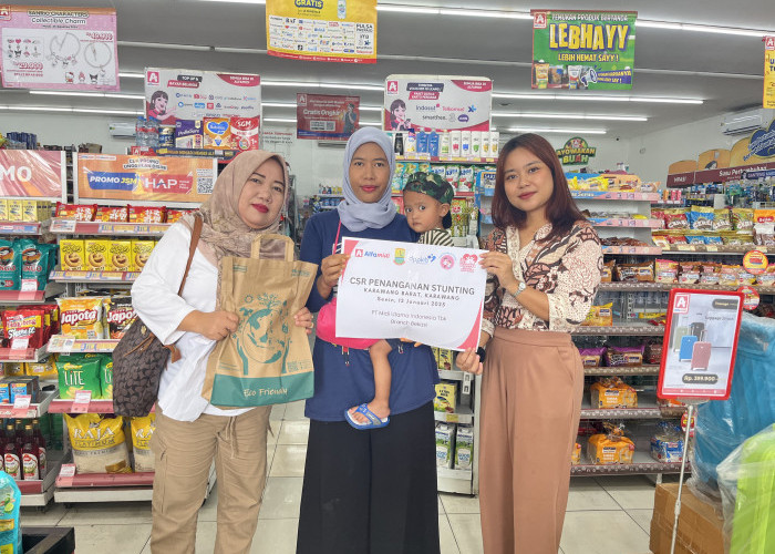 Alfamidi Salurkan Ribuan Telur dalam Program Protein Cegah Stunting di Karawang Barat   