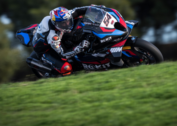Toprak Nantikan Sesi Uji Coba Bersama ROKit BMW Motorrad di Sirkuit Jerez