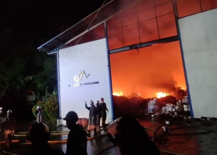 Gudang PT Mastex Jaya Lestari di Cikancung Bandung Terbakar, Polisi Pastikan Tidak Ada Korban Jiwa