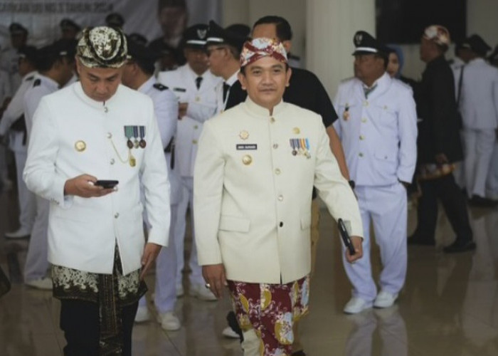 Kembali Sabet Prestasi, Pj Bupati Majalengka Dedi Supandi Terima Penghargaan Satya Lencana Bhakti Inovasi Desa