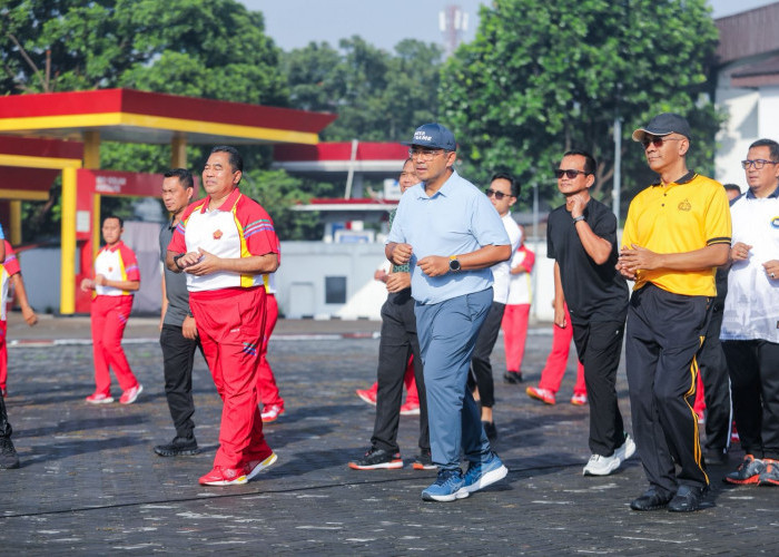 Ramaikan HUT ke-52 Sesko TNI, Farhan Ikut Senam Hingga Latihan Menembak