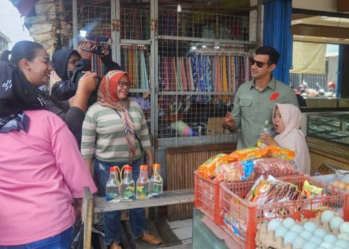 Blusukan ke Pasar di Margahayu, Cawabup Bandung Ali Syakieb Terima Sejumlah Keluhan dari Pedagang