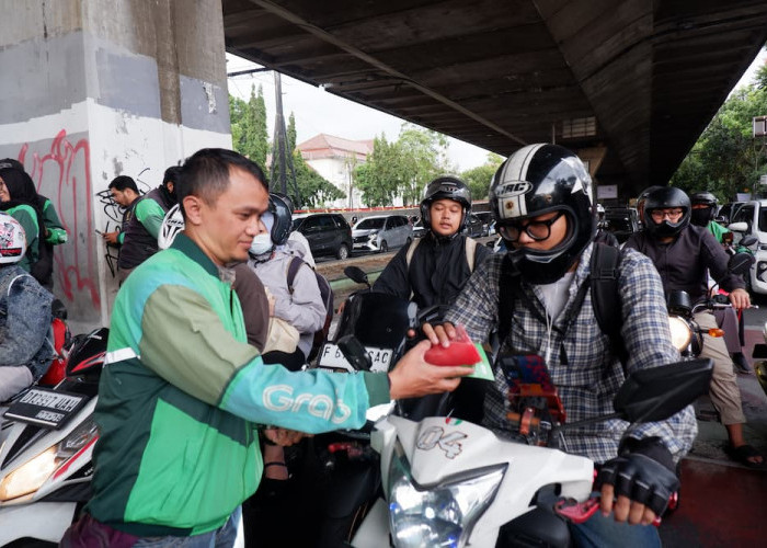 Bawa Kebaikan di Bulan Ramadan, Mitra Pengemudi Grab Bagikan Lebih Dari 1.300 Takjil di Bandung 