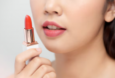 6 Lipstik Matte Tahan Lama yang Bikin Bibir Tetap Lembap Saat Lebaran