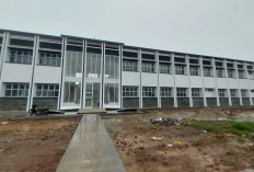 Meja dan Kursi di SMAN 3 Jonggol Kabupaten Bogor Mulai Ditata