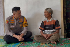 Kisah Perjuangan Penjual Sapu Lidi Keliling di Cicalengka, Kapolresta Bandung: Ini Contoh yang Baik