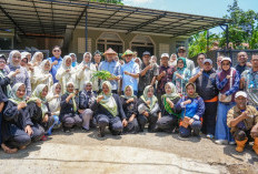 Panen Perdana Gertaman di Rumah Dinas Bupati Bandung, Siap Pasok Kebutuhan MBG