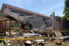 SMKN 1 Gunung Putri Laksanakan KBM Daring Imbas 5 Bangunan Roboh dan Puluhan Pelajar Luka