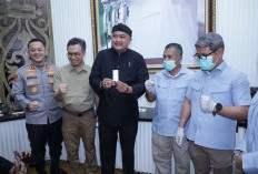 Bupati Rudy Susmanto Mengawali Tes Urine di Lingkungan Pemkab Bogor demi Memerangi Narkoba