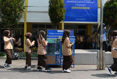 Yili Indonesia Ajak Generasi Muda Bandung Peduli Lingkungan Melalui Edukasi Daur Ulang Sampah Plastik