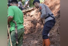 TPT Ponpes Sirojul Munir di Cangkuang Bandung Roboh Imbas Hujan Deras