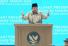 Presiden Prabowo: Kalau saya naik ke Hambalang, Spanduk, Spanduk, Spanduk