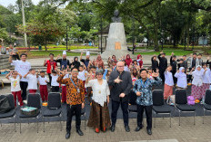PT Penerbit Erlangga Dorong Indeks Literasi Bandung Lewat Roadshow Perpustakaan Keliling BIMO