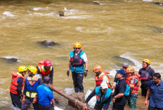 Susur Sungai Ciliwung, Wali Kota Bogor Tegaskan Komitmen Pengelolaan Sampah dari Hulu