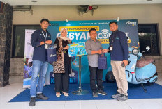Dorong Transisi Energi Terbarukan, PLN Icon Plus Serahkan Grand Prize Motor Listrik untuk Pelanggan Loyal