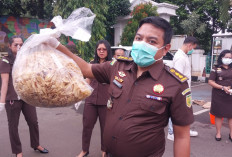 Kejaksaan Negeri Kabupaten Bogor Musnahkan Keripik Pisang yang Mengandung Zat Narkoba