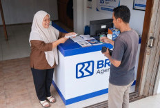 BRILink Agen Erni Permudah Akses Keuangan Warga hingga Layani 6.000 Transaksi per Bulan 
