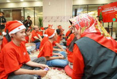 Sambungkan Senyuman, Telkomsel Berbagi Kebahagiaan dengan Anak Yatim Piatu Jelang Natal di Bandung
