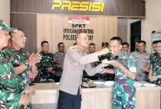 Hari Bhayangkara ke-80, Koramil Beri Kue Ultah untuk Polsek Ciparay: Tingkatkan Sinergitas TNI dan Polri