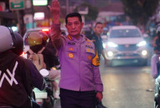 Kapolresta Bandung Turun Langsung Urai Kemacetan di Jalur Wisata Pacira