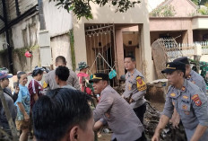 Kapolresta Bandung Evakuasi dan Bantu Warga Terdampak Banjir di Majalaya: Fokus Utama Keselamatan Warga