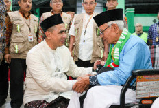 Taj Yasin Lepas Kloter Pertama Haji 2026 dari Embarkasi Solo, Jateng Berangkatkan 34.122 Jemaah