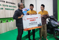 Peringati Hari Guru, Yayasan AHM Apresiasi Dedikasi Guru Inspiratif