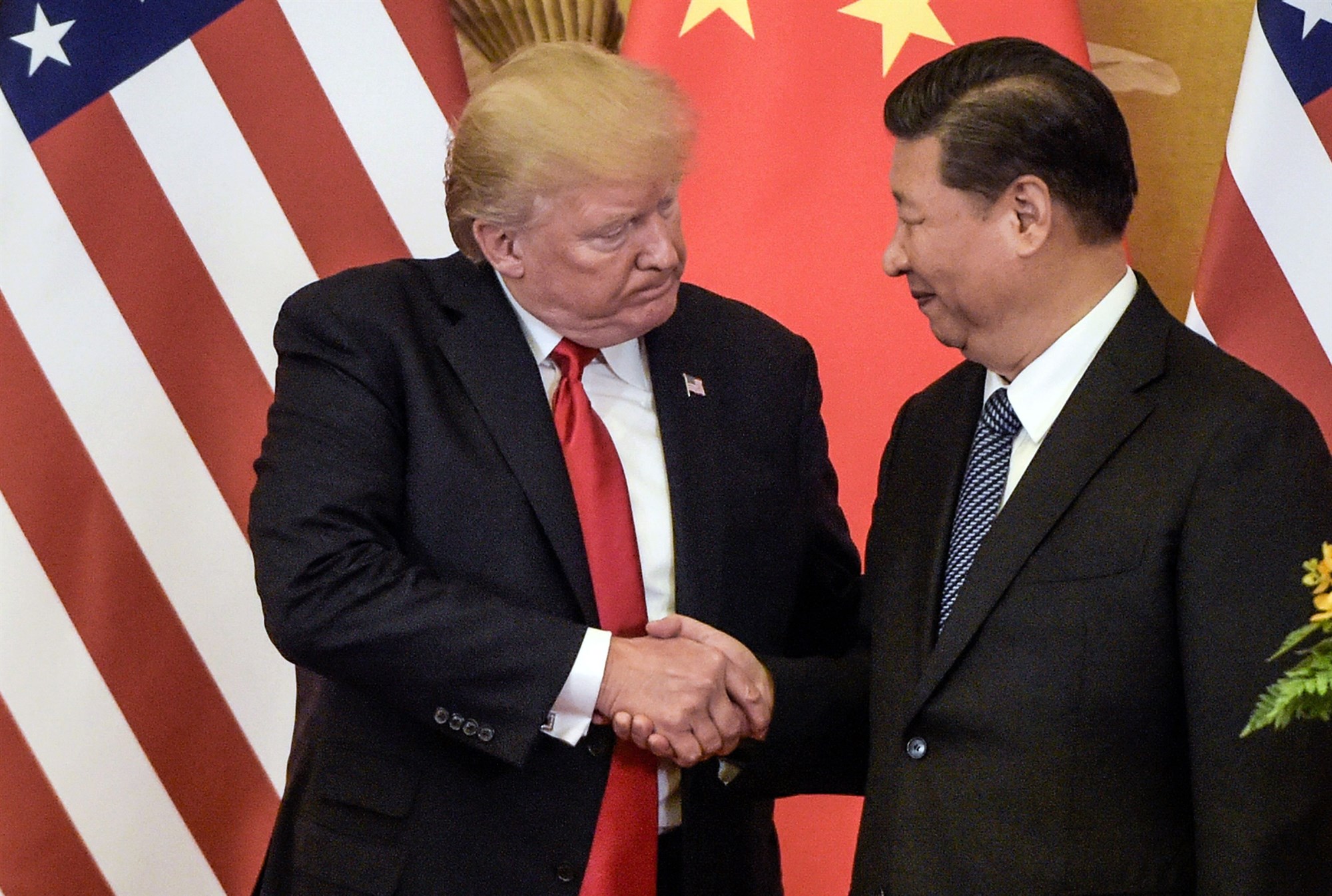 Balas Dendam China Kepada 28 Pejabat Era Donald Trump